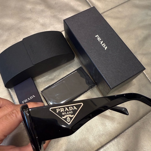 Prada Sunglasses PR 13ZS 1AB-5S0 EUC with box and original accessories black - Picture 1 of 8